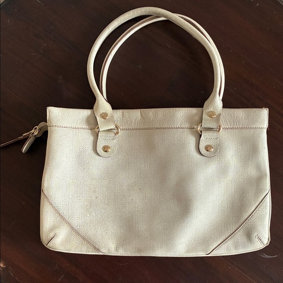 kate spade Handbags - Kate Spade Metallic Cream Purse